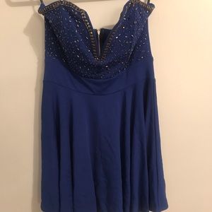 Strapless blue sweetheart party/prom dress